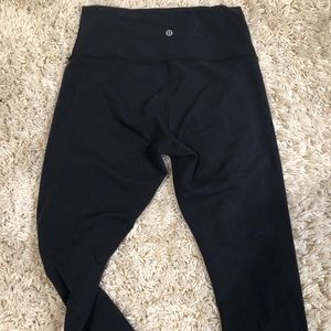 Lululemon high rise black Wunder under 7/8 size 8